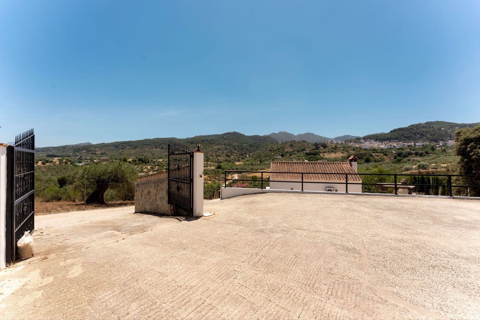 2 bedroom Finca/Country House for sale in Monda with pool - € 349,000 (Ref: 9893092)