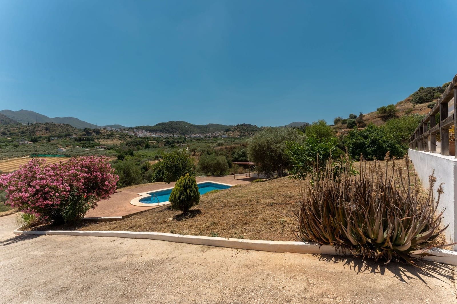 2 bedroom Finca/Country House for sale in Monda with pool - € 349,000 (Ref: 9893092)