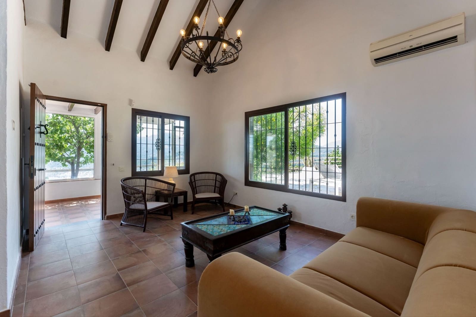 2 soveværelse Finca/Landehus til salg i Monda med swimmingpool - € 429.000 (Ref: 9902256)