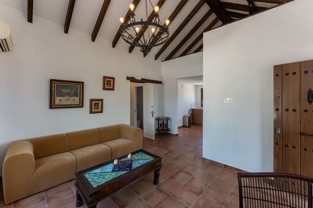 2 soveværelse Finca/Landehus til salg i Monda med swimmingpool - € 429.000 (Ref: 9902256)