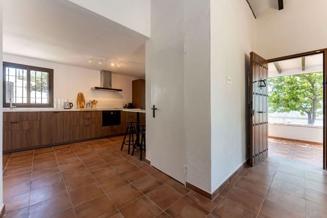 2 soveværelse Finca/Landehus til salg i Monda med swimmingpool - € 429.000 (Ref: 9902256)
