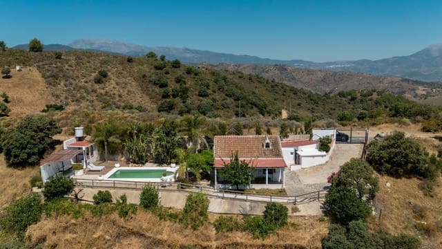 2 soveværelse Finca/Landehus til salg i Monda med swimmingpool - € 429.000 (Ref: 9902256)