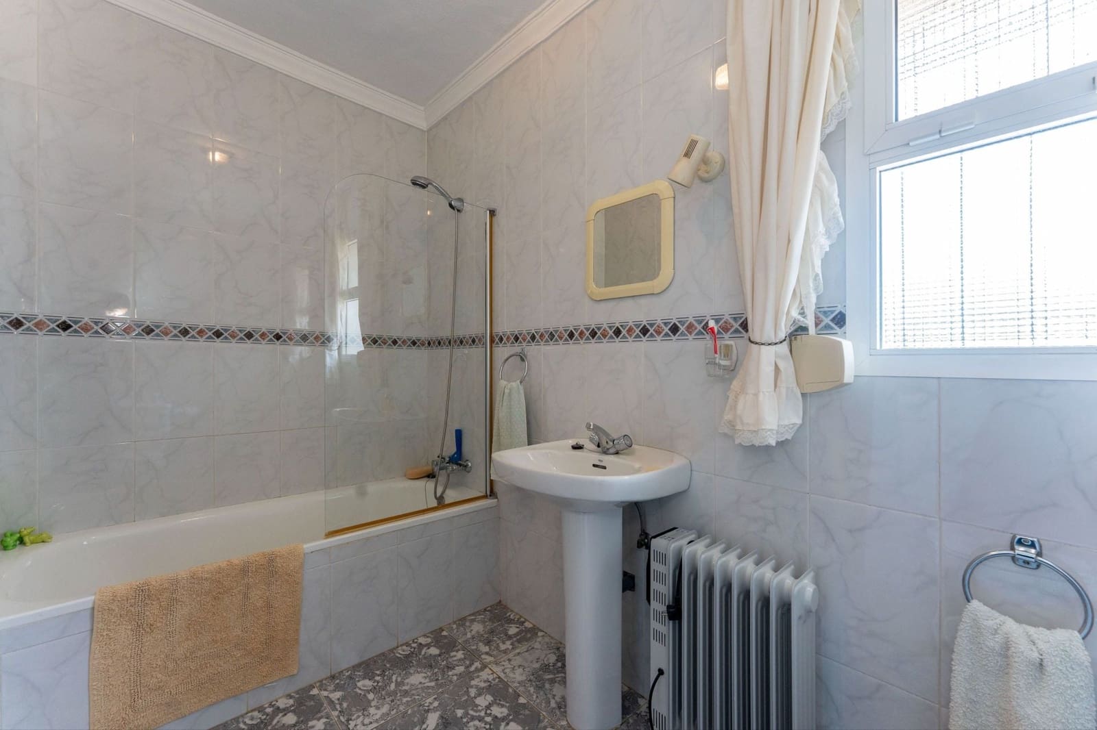 3 soverom Finca/Herregård til salgs i Guaro med svømmebasseng - € 449 000 (Ref: 9949071)