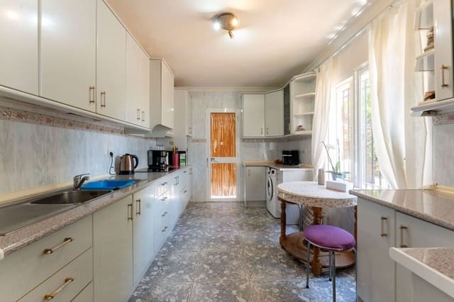 3 soverom Finca/Herregård til salgs i Guaro med svømmebasseng - € 449 000 (Ref: 9949071)