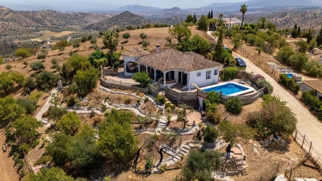 3 soverom Finca/Herregård til salgs i Guaro med svømmebasseng - € 449 000 (Ref: 9949071)