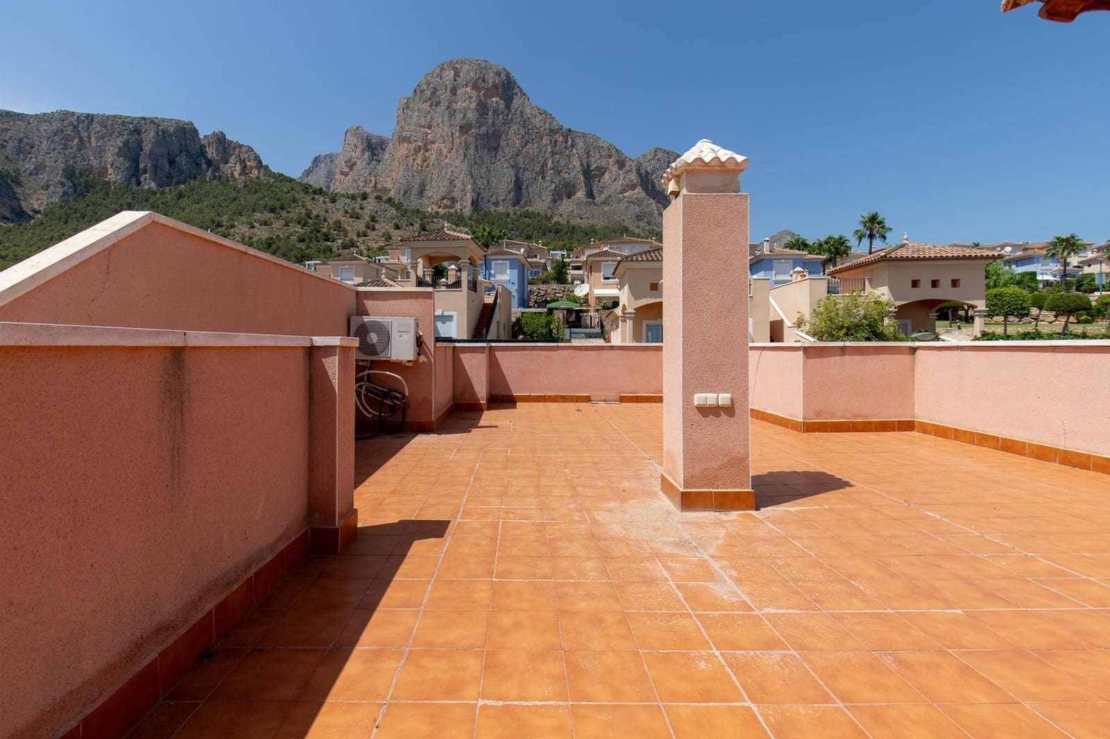 2 bedroom Villa for sale in Polop with pool - € 319,000 (Ref: 10034892)