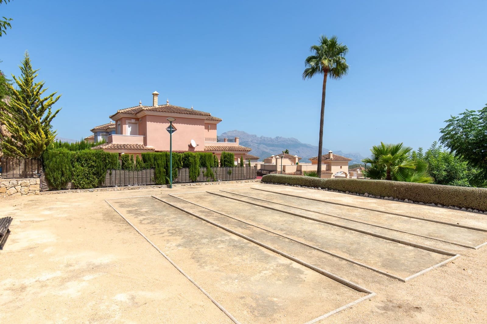 2 bedroom Villa for sale in Polop with pool - € 319,000 (Ref: 10034892)
