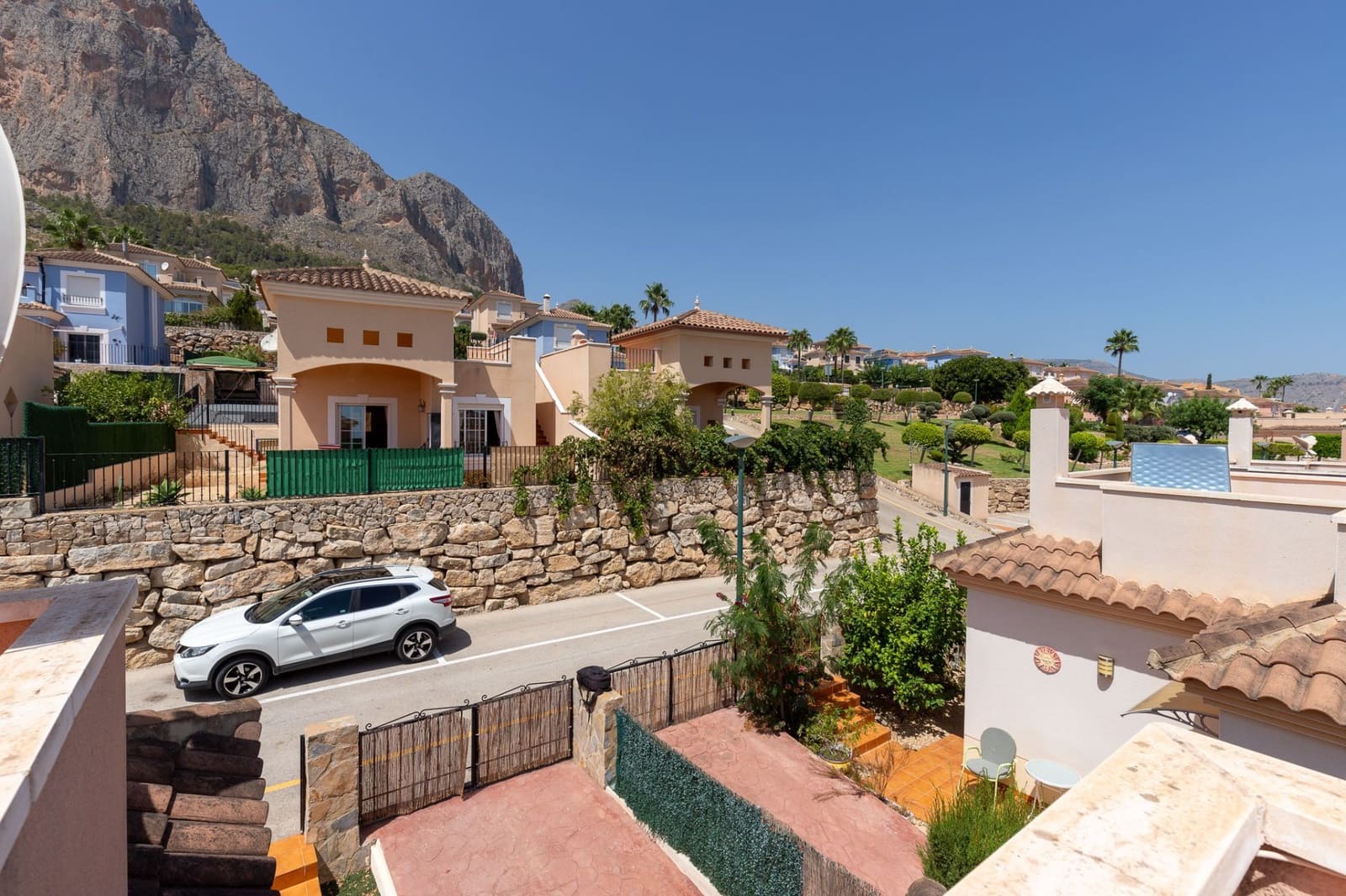 2 bedroom Villa for sale in Polop with pool - € 319,000 (Ref: 10034892)