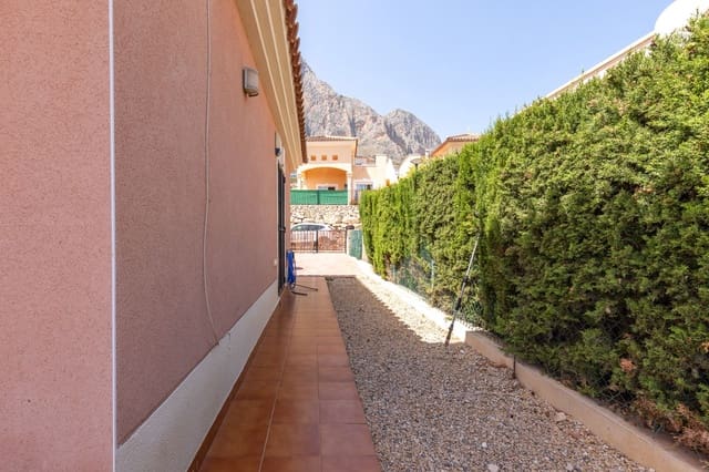 2 bedroom Villa for sale in Polop with pool - € 319,000 (Ref: 10034892)