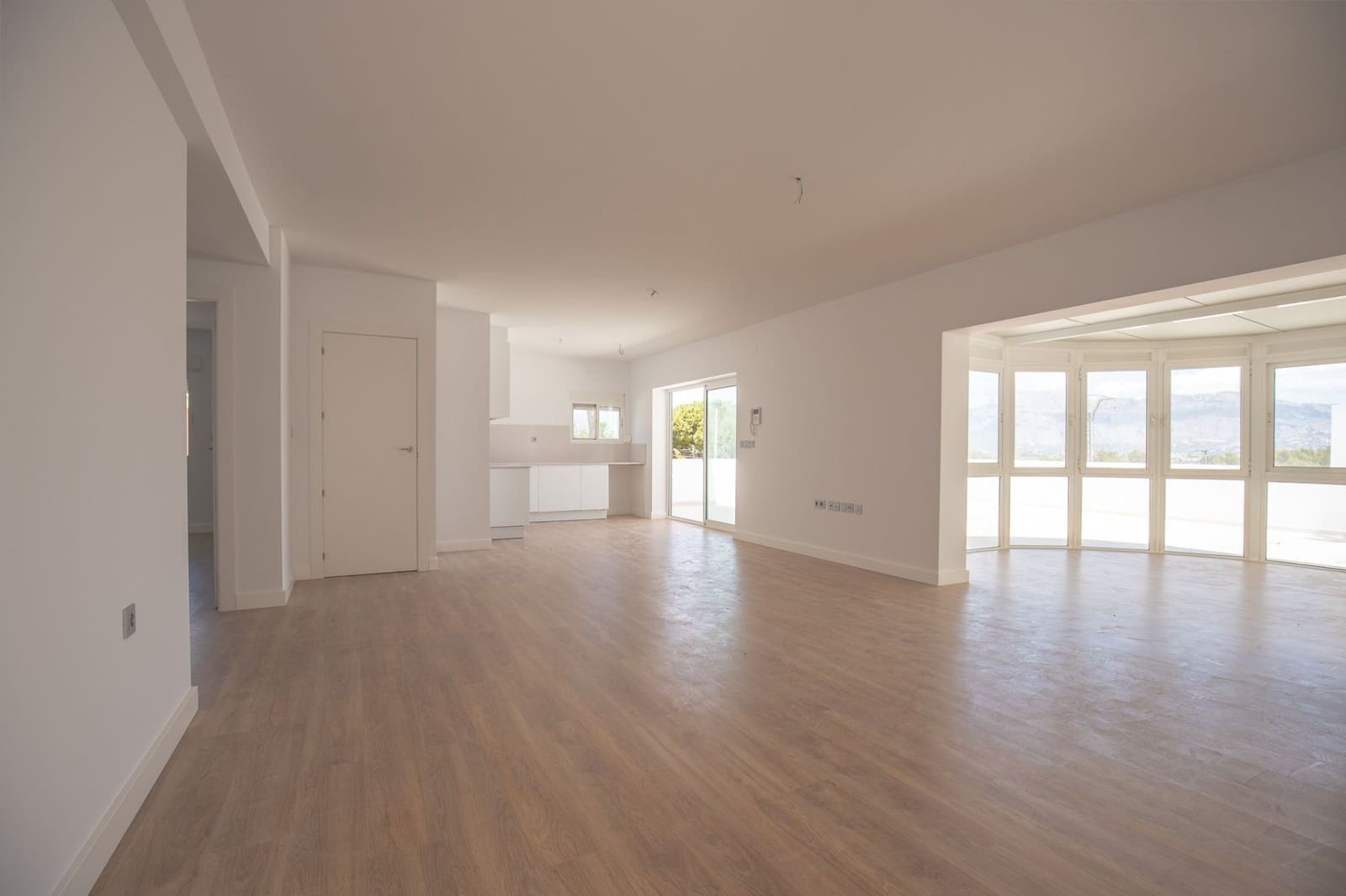 5 bedroom Villa for sale in Albir with pool garage - € 795,000 (Ref: 8305107)