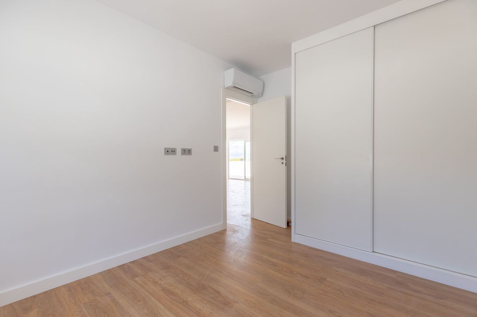 5 bedroom Villa for sale in Albir with pool garage - € 795,000 (Ref: 8305107)