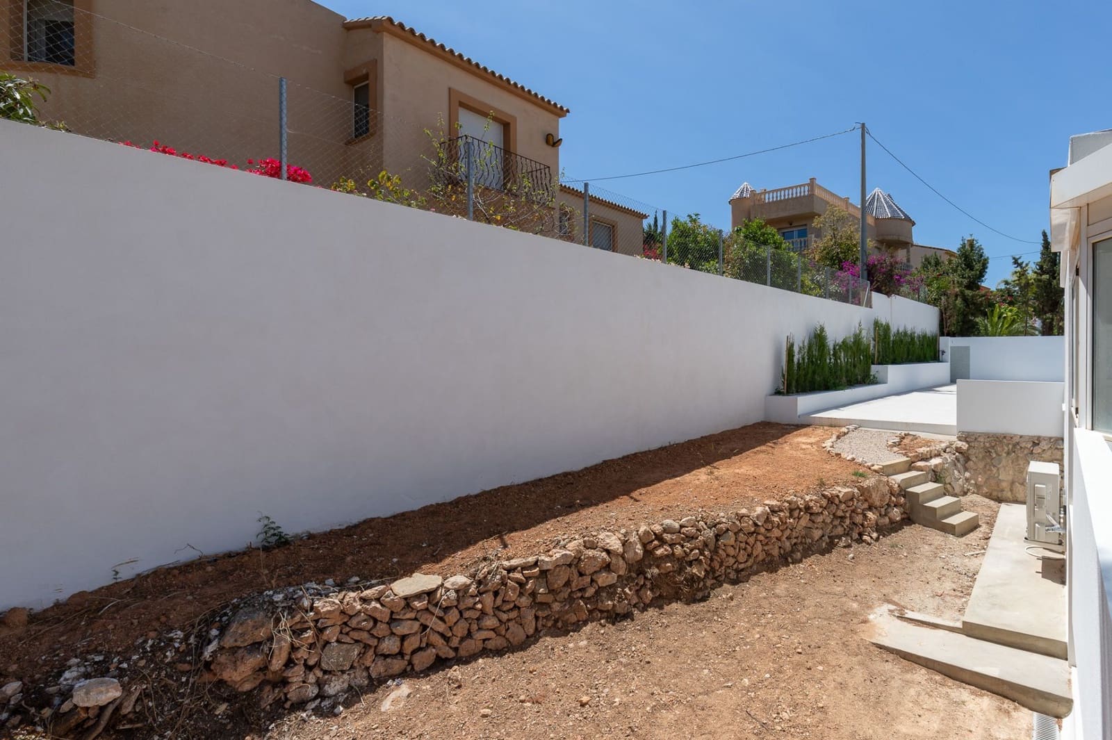 5 bedroom Villa for sale in Albir with pool garage - € 795,000 (Ref: 8305107)