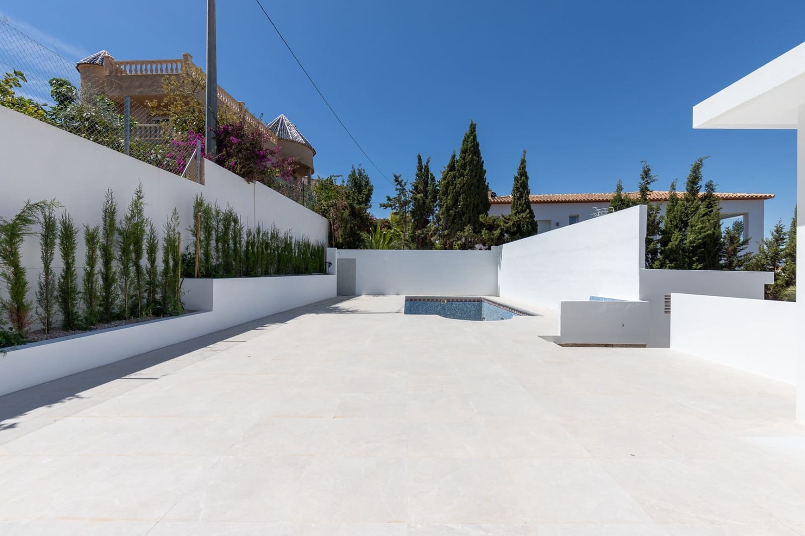 5 bedroom Villa for sale in Albir with pool garage - € 795,000 (Ref: 8305107)