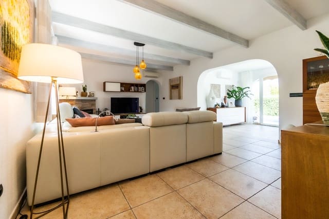 3 soveværelse Villa til salg i Albir, Alfaz del Pi / L'Alfàs del Pi med swimmingpool garage - € 795.000 (Ref: 8472176)