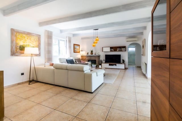 3 soveværelse Villa til salg i Albir, Alfaz del Pi / L'Alfàs del Pi med swimmingpool garage - € 795.000 (Ref: 8472176)