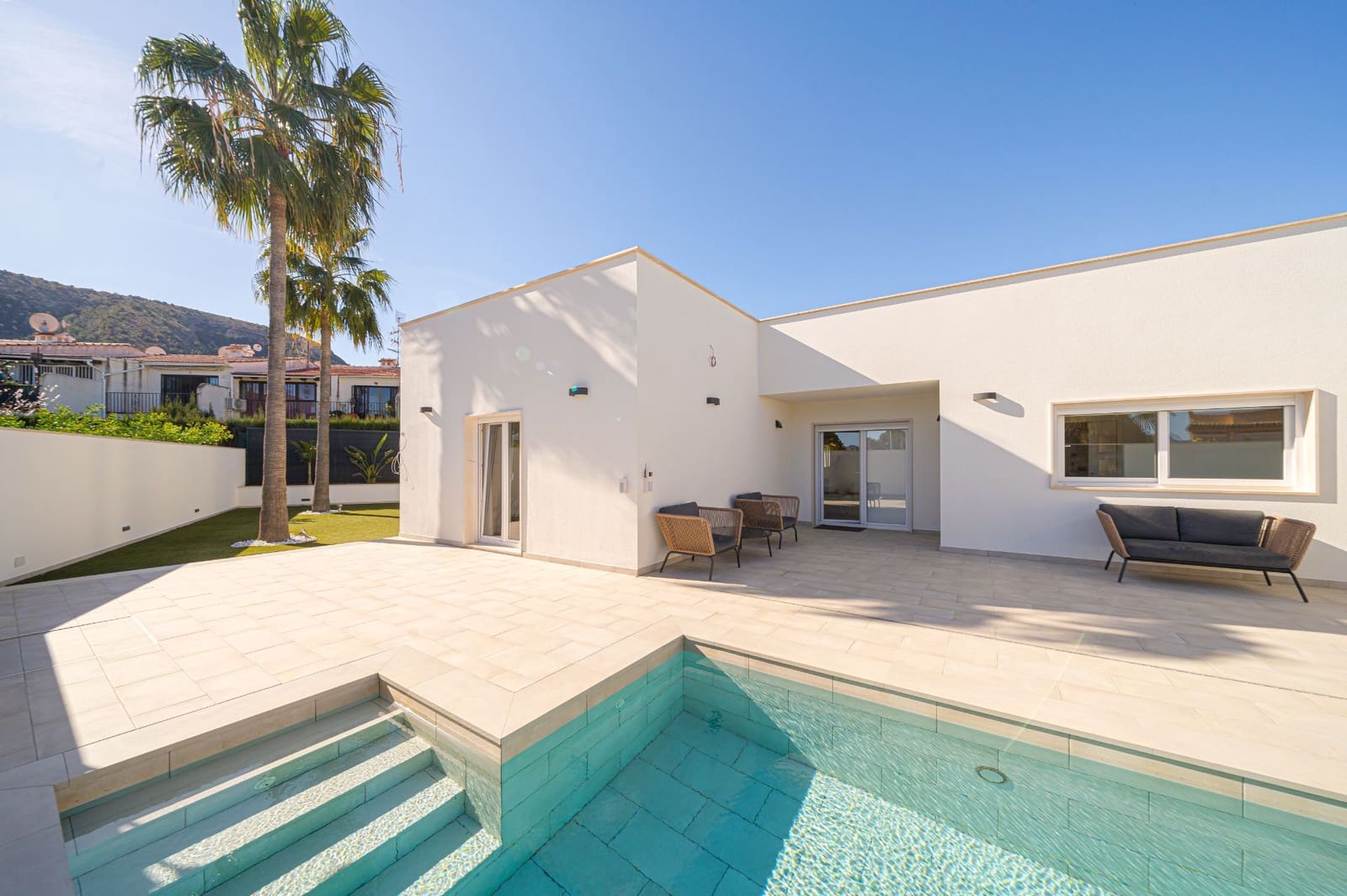 4 bedroom Villa for sale in Albir with pool - € 1,195,000 (Ref: 8561225)