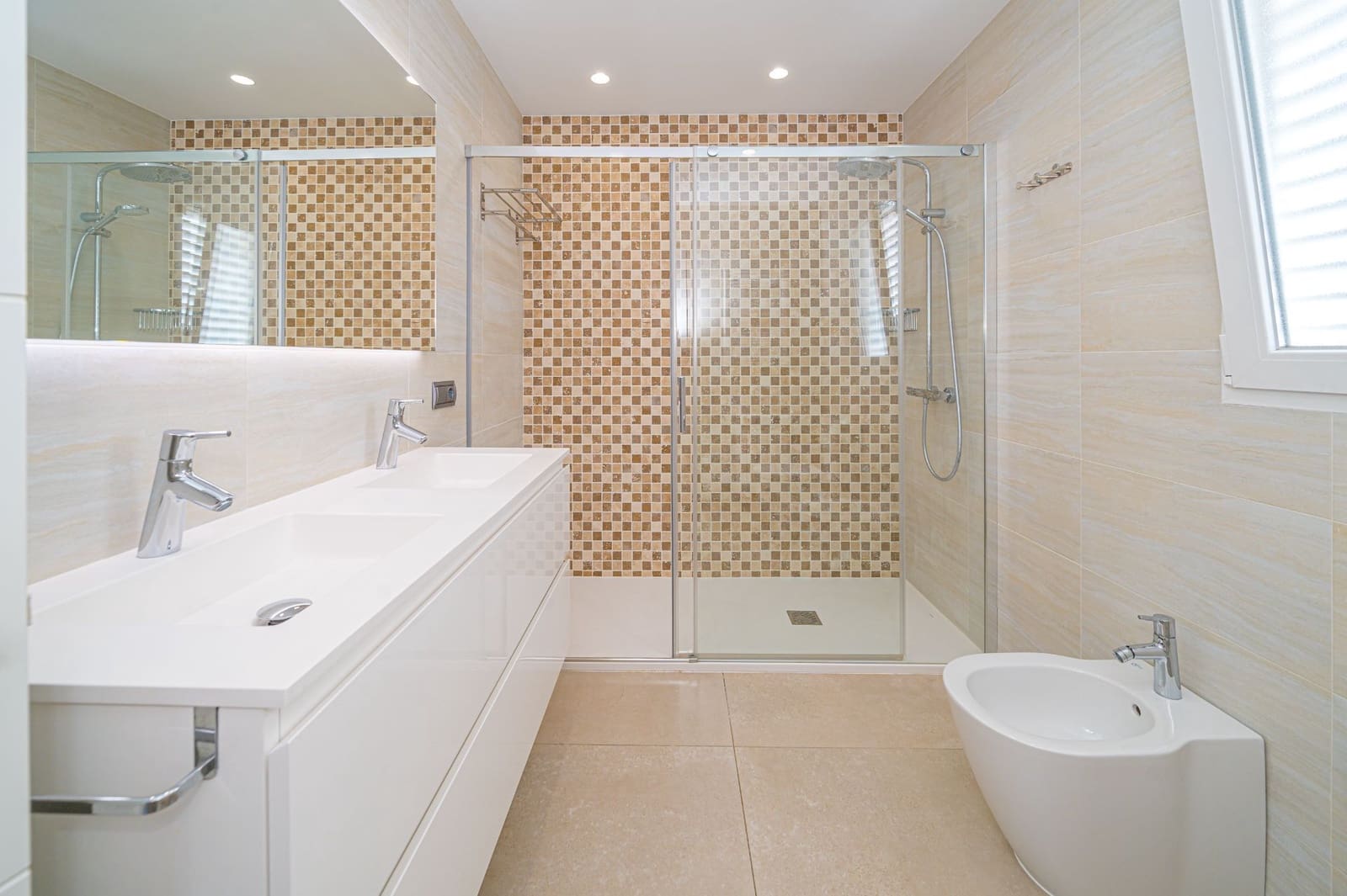 4 bedroom Villa for sale in Albir with pool - € 1,195,000 (Ref: 8561225)