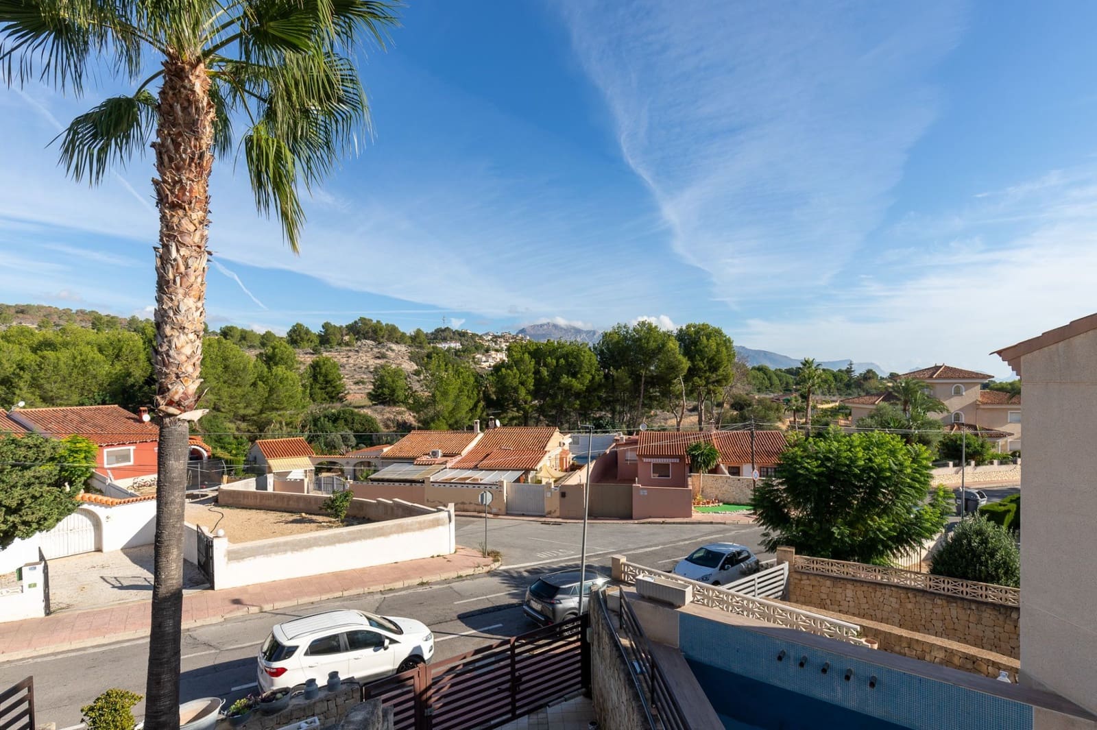 4 bedroom Villa for sale in Alfaz del Pi / L'Alfas del Pi with pool garage - € 398,000 (Ref: 8601301)