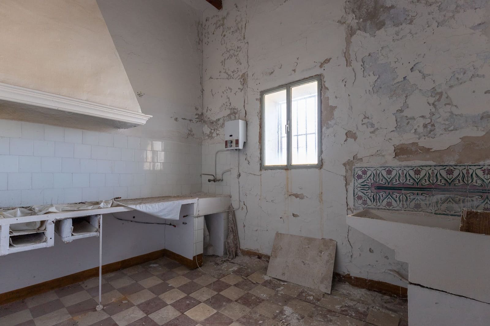 6 bedroom Villa for sale in Polop - € 695,000 (Ref: 8885715)