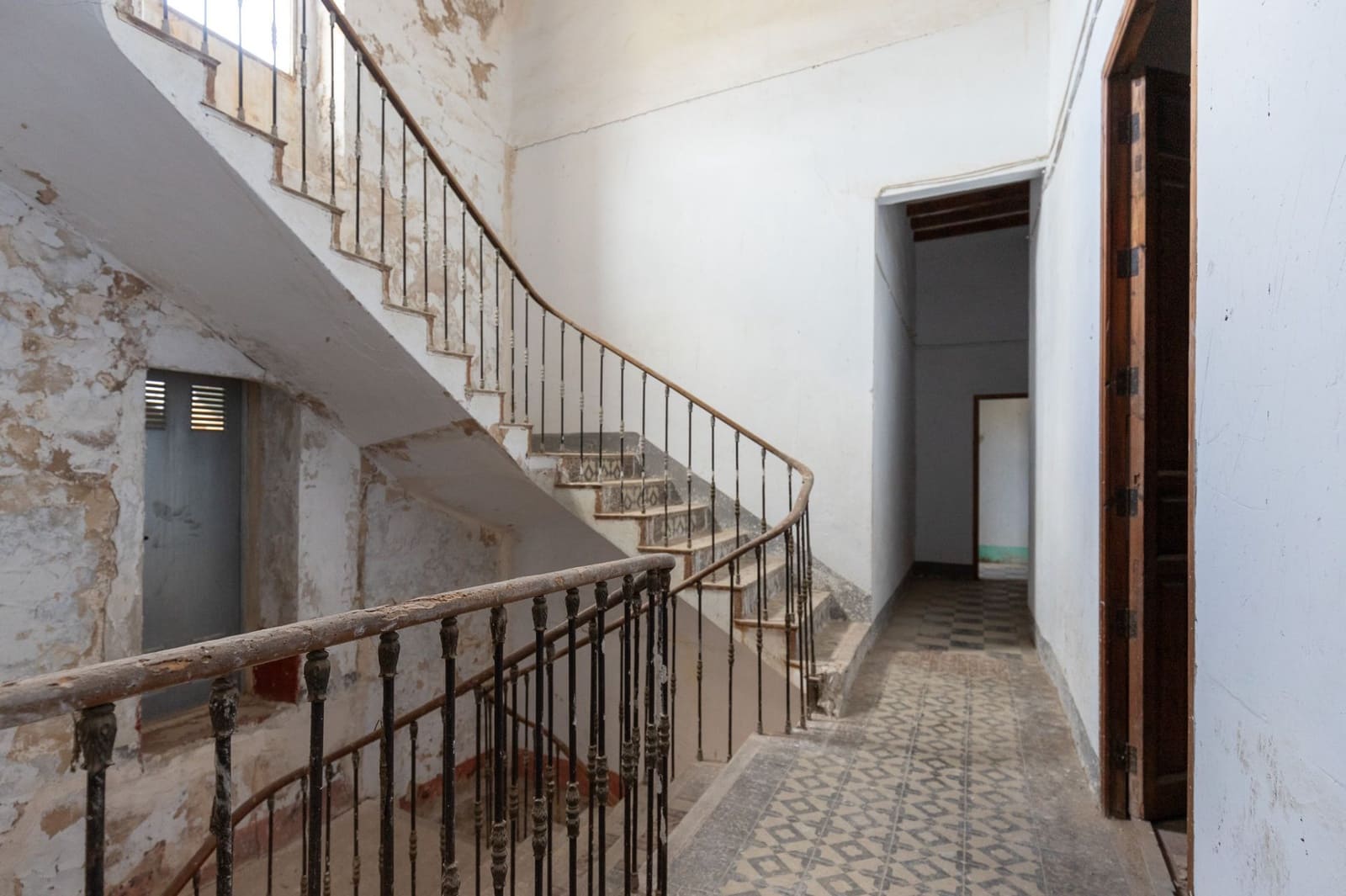 6 bedroom Villa for sale in Polop - € 695,000 (Ref: 8885715)