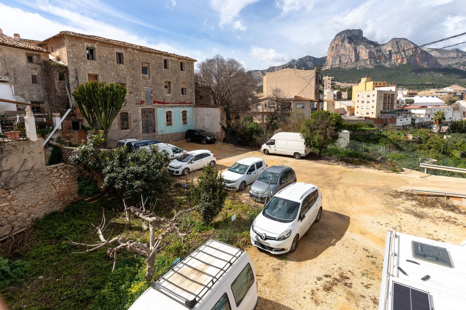 6 bedroom Villa for sale in Polop - € 695,000 (Ref: 8885715)