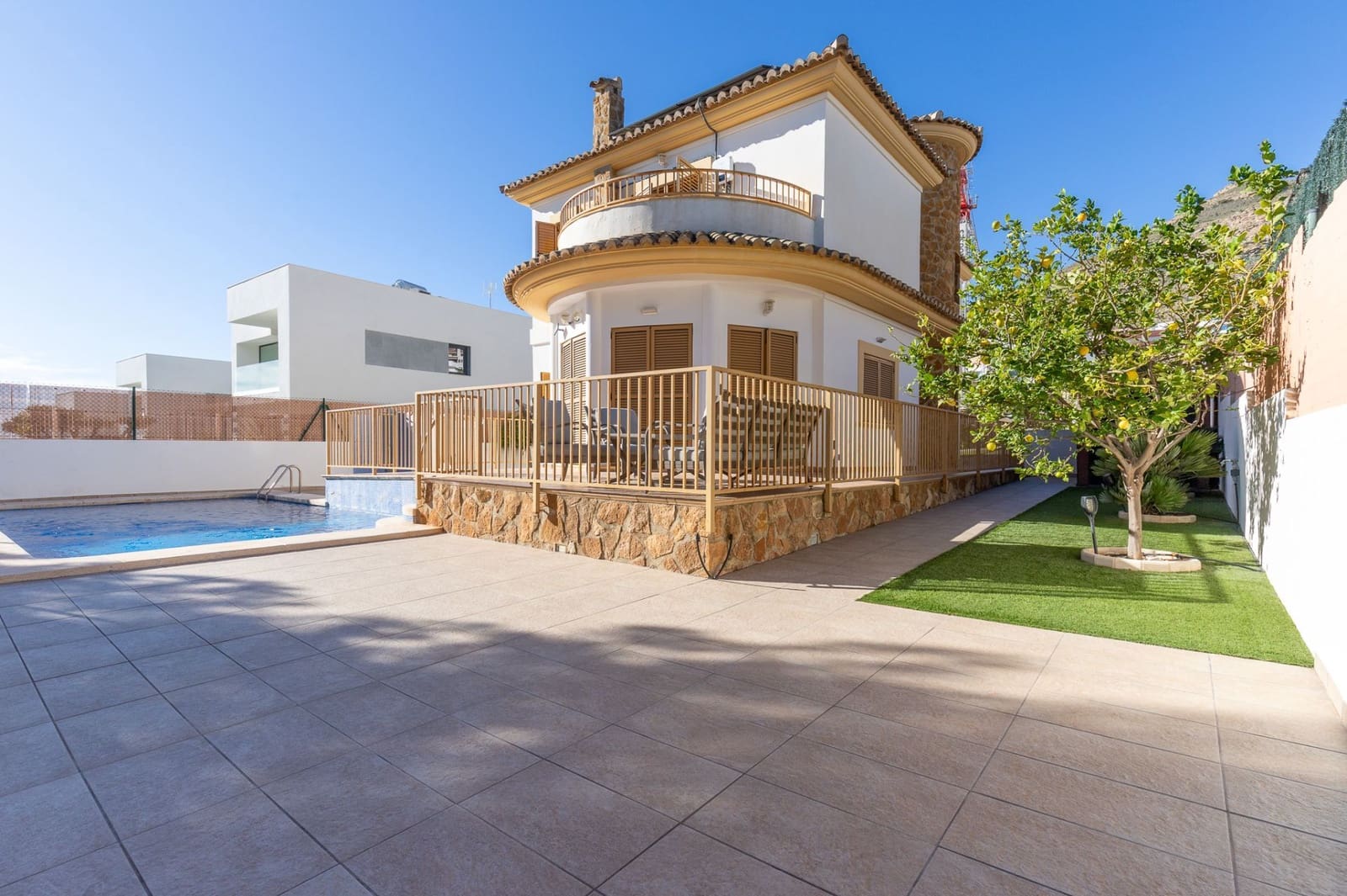 4 bedroom Villa for sale in Finestrat with pool garage - € 639,000 (Ref: 8892177)