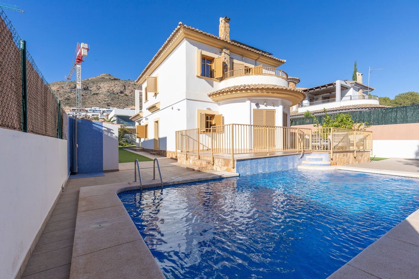 4 bedroom Villa for sale in Finestrat with pool garage - € 639,000 (Ref: 8892177)
