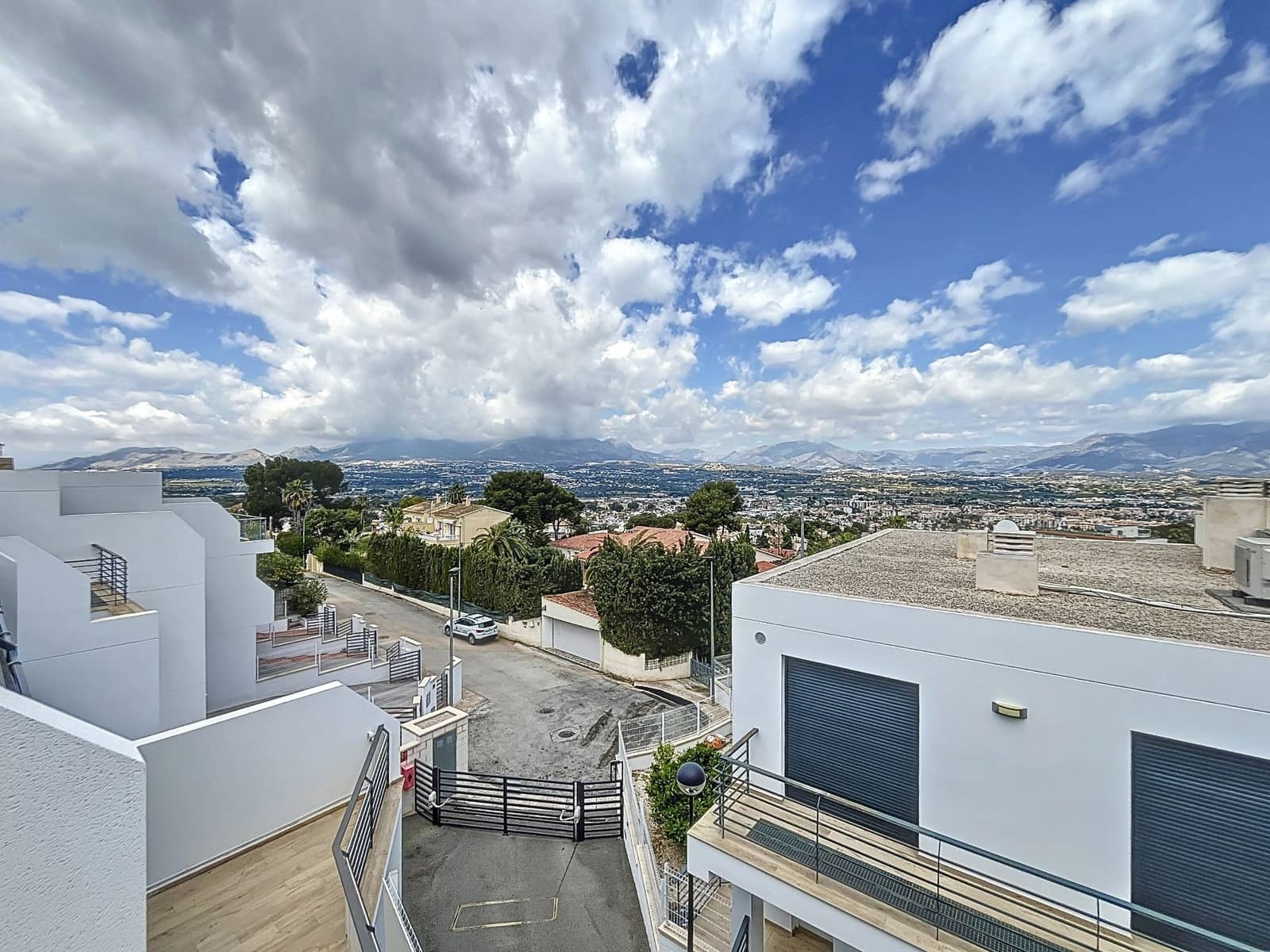 3 soveværelse Villa til salg i Albir med swimmingpool garage - € 430.000 (Ref: 8993581)