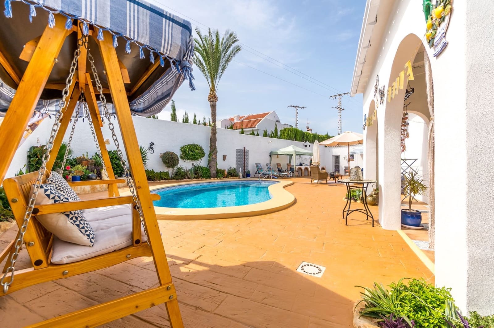 4 Zimmer Villa zu verkaufen in La Nucia mit Pool Garage - 569.000 € (Ref: 9058999)