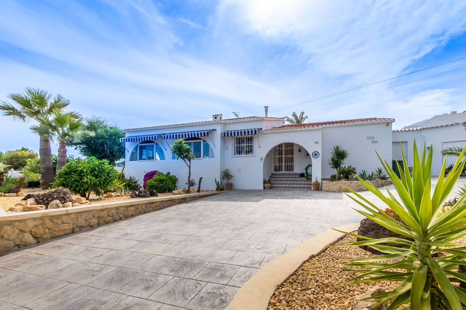 4 Zimmer Villa zu verkaufen in La Nucia mit Pool Garage - 569.000 € (Ref: 9058999)