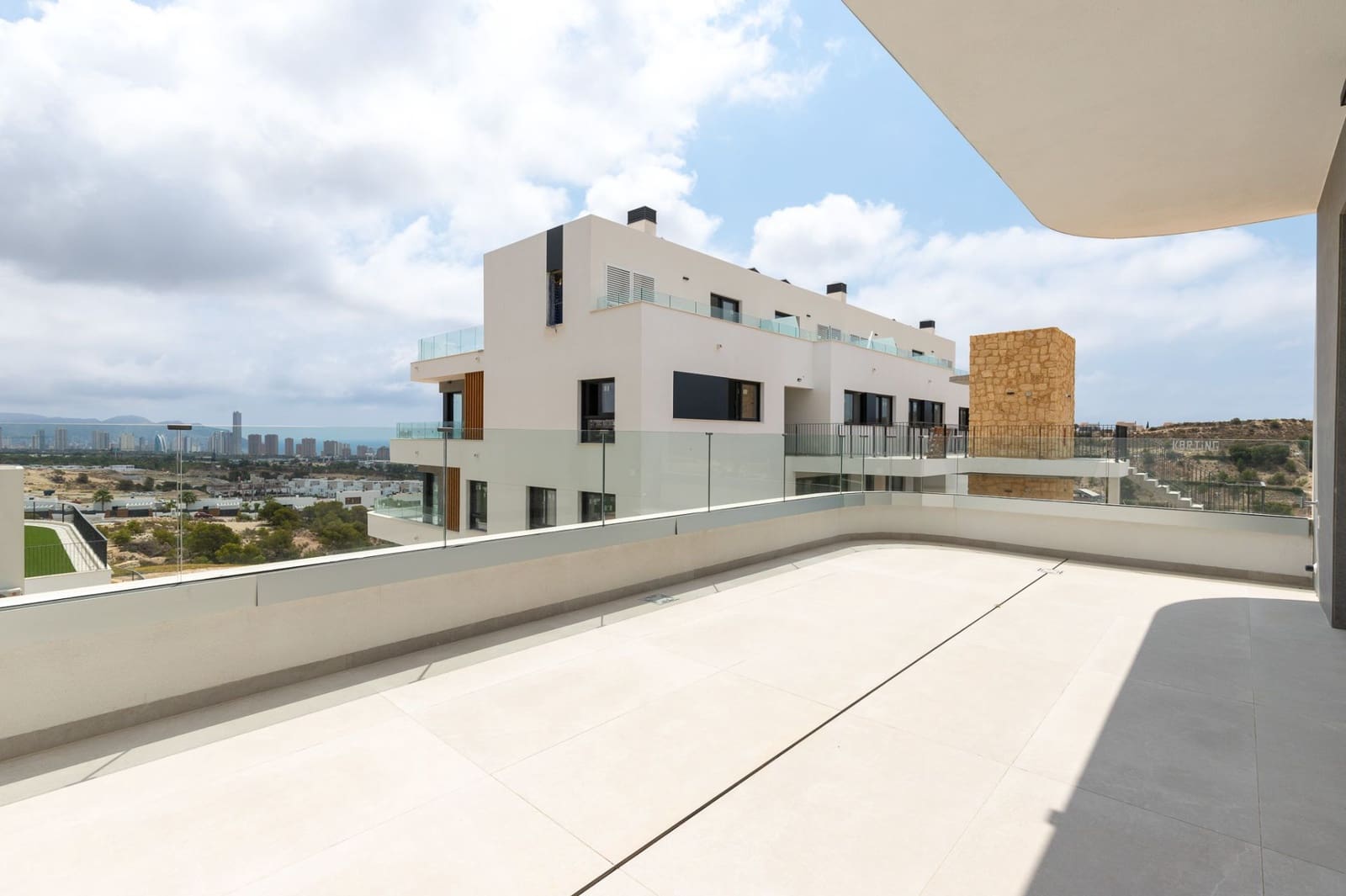 2 bedroom Apartment for sale in Finestrat with pool garage - € 420,000 (Ref: 9136909)