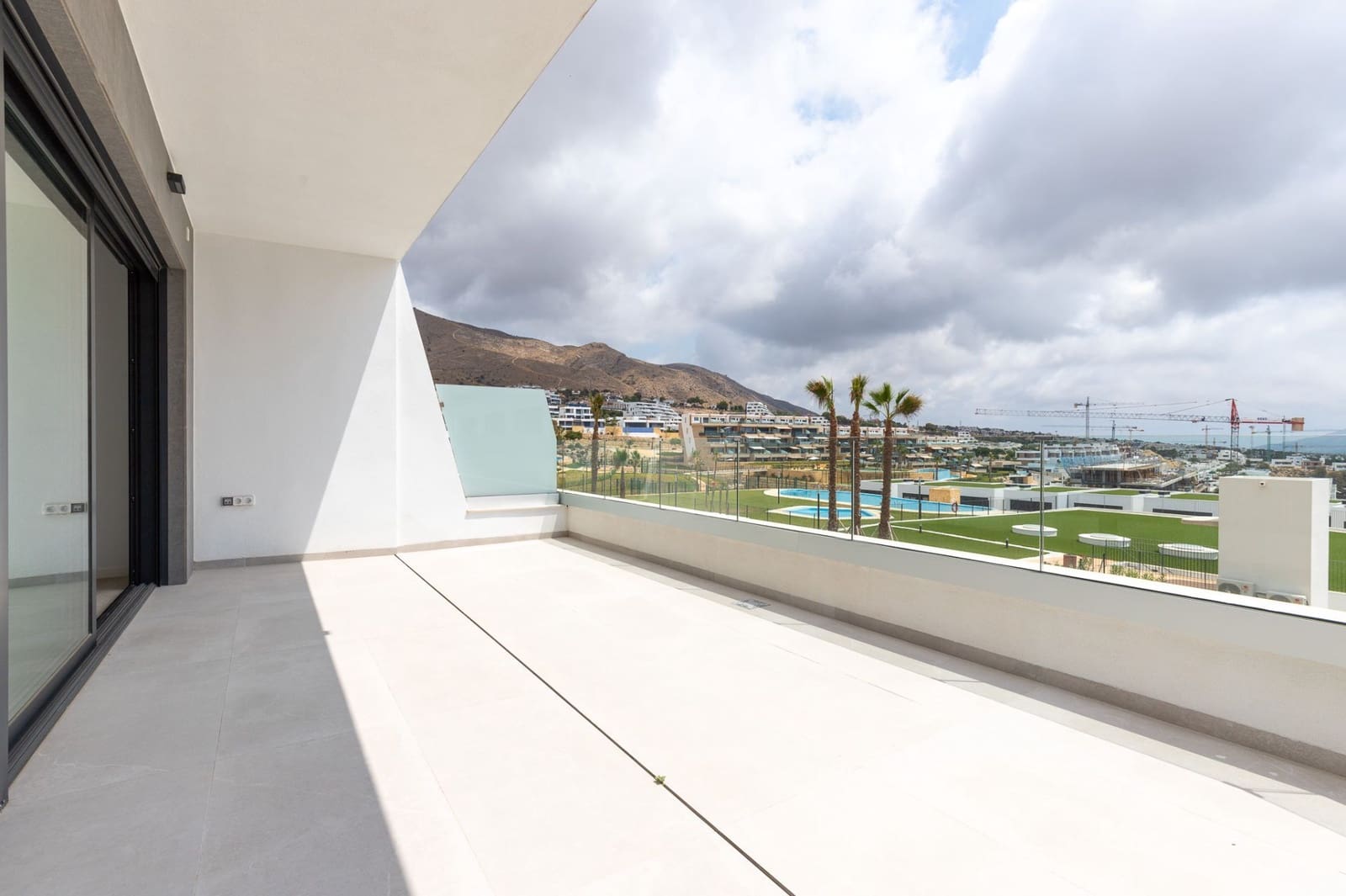 2 bedroom Apartment for sale in Finestrat with pool garage - € 420,000 (Ref: 9136909)