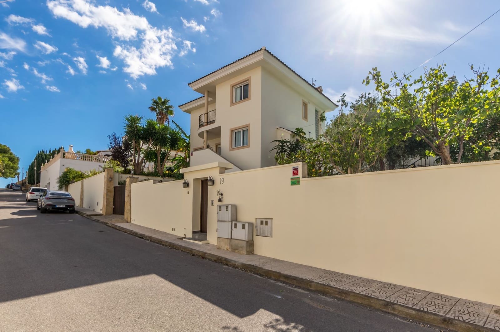 Chalet de 4 habitaciones en Alfaz del Pi / L'Alfàs del Pi en venta con piscina garaje - 695.000 € (Ref: 9349030)