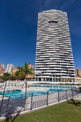 2 sovrum Lägenhet till salu i Benidorm med pool garage - 665 000 € (Ref: 9349031)
