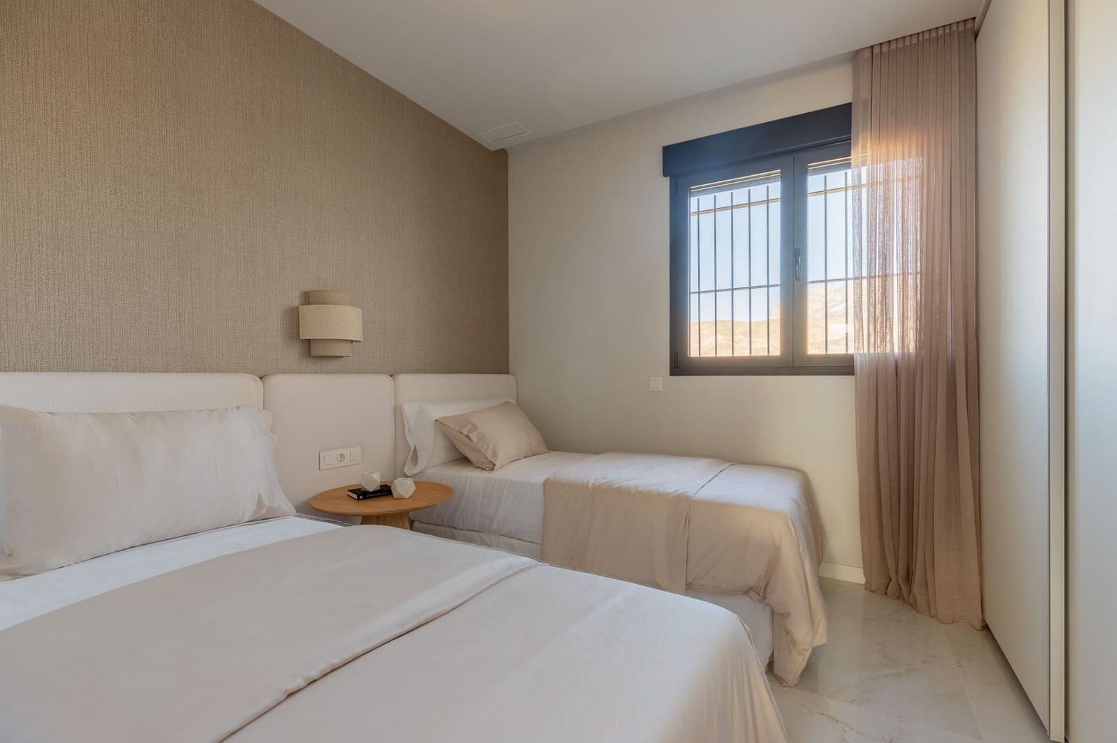 2 sovrum Lägenhet till salu i Benidorm med pool garage - 665 000 € (Ref: 9349031)