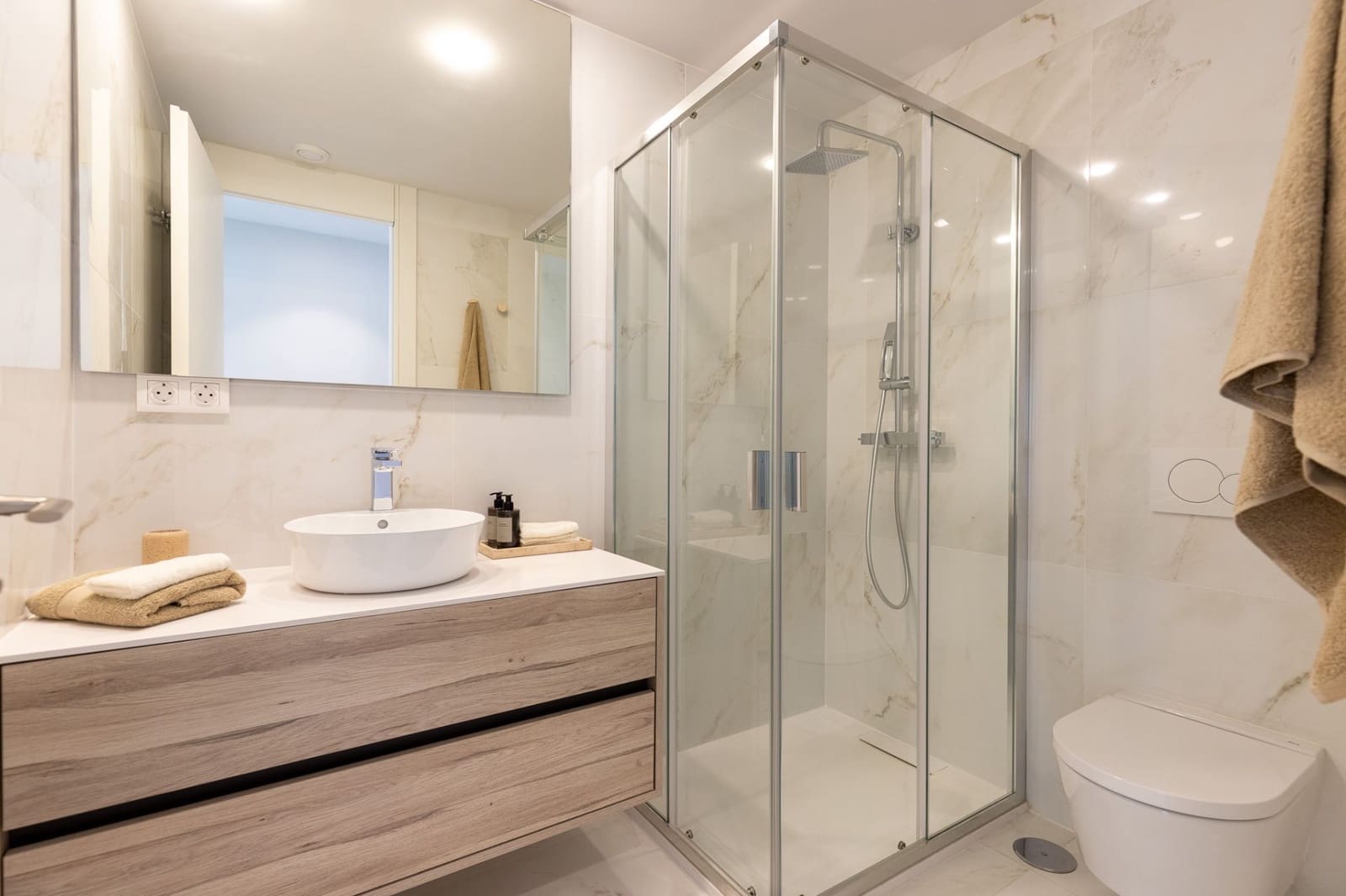 2 sovrum Lägenhet till salu i Benidorm med pool garage - 665 000 € (Ref: 9349031)