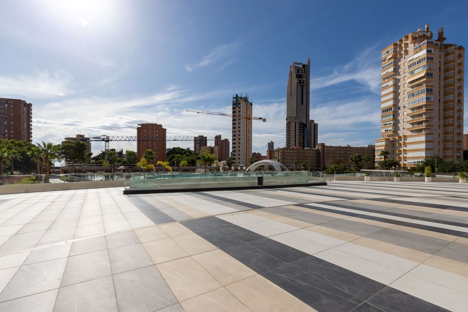 2 sovrum Lägenhet till salu i Benidorm med pool garage - 665 000 € (Ref: 9349031)