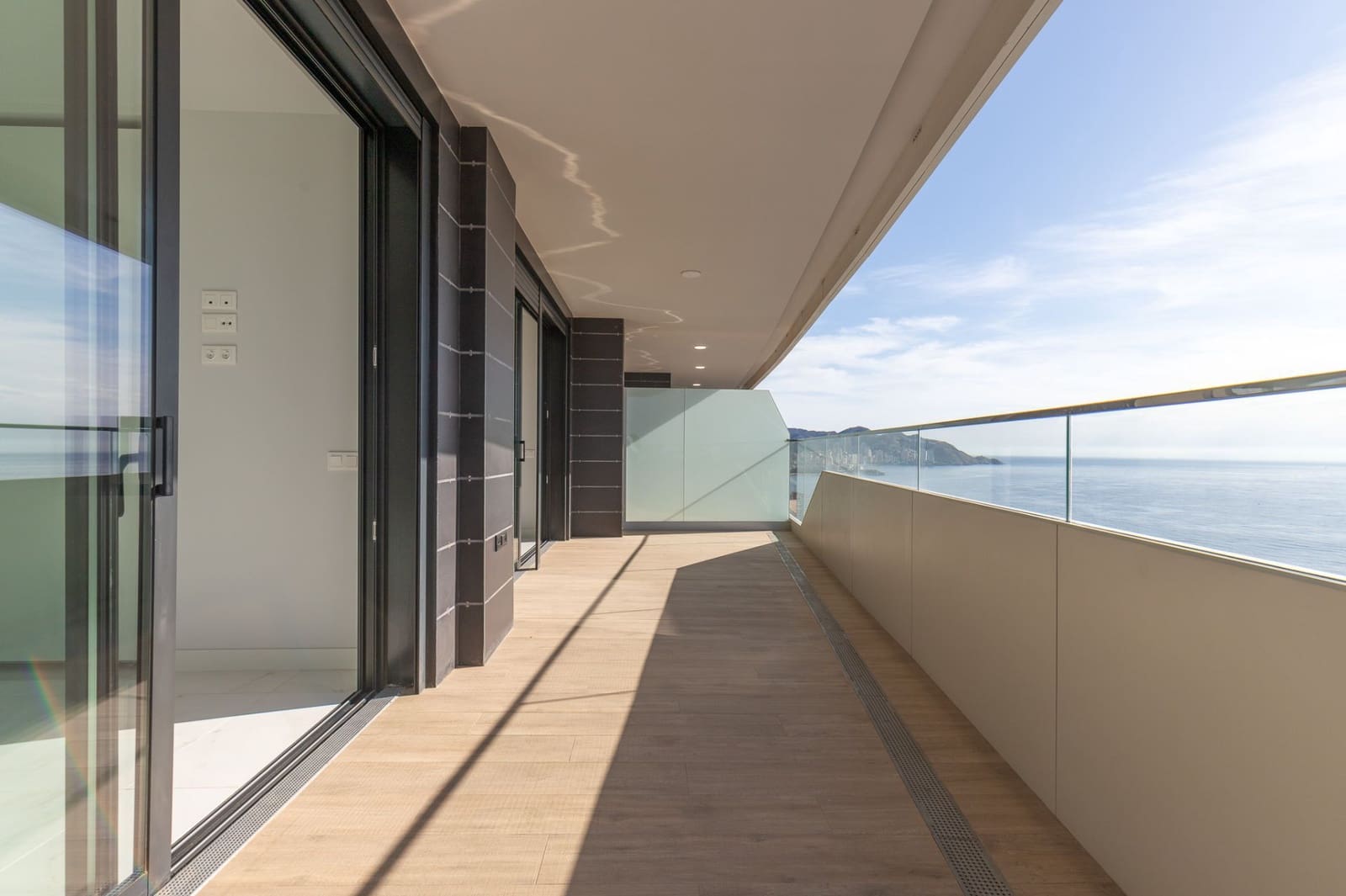 3 sovrum Lägenhet till salu i Benidorm med pool garage - 641 250 € (Ref: 9366980)