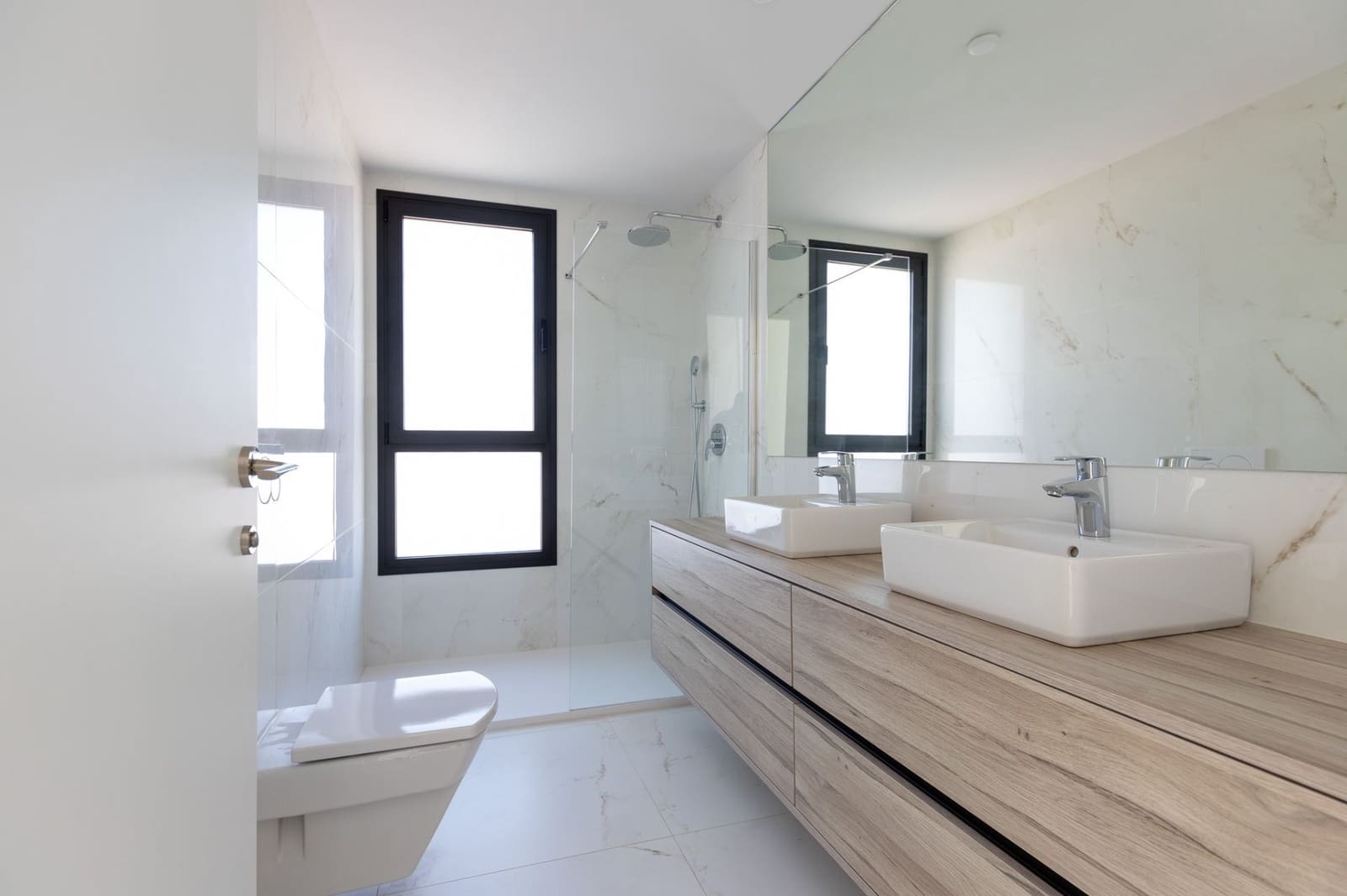 3 sovrum Lägenhet till salu i Benidorm med pool garage - 641 250 € (Ref: 9366980)