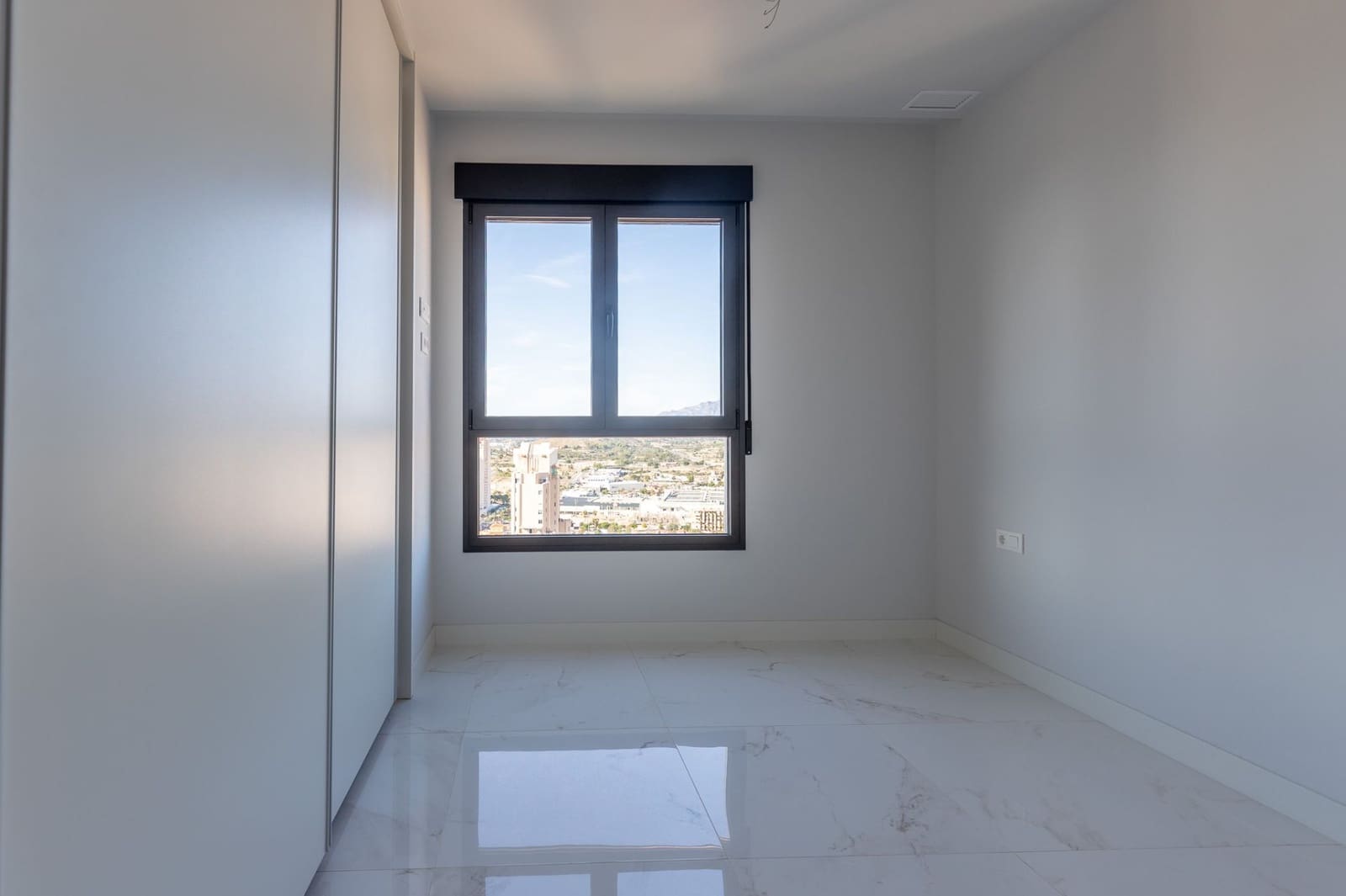 3 sovrum Lägenhet till salu i Benidorm med pool garage - 641 250 € (Ref: 9366980)