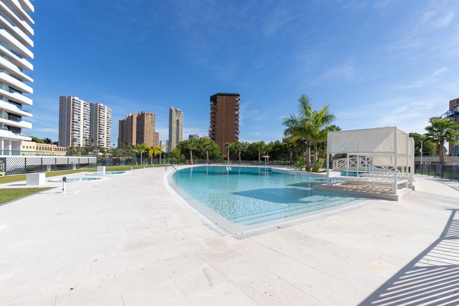 3 sovrum Lägenhet till salu i Benidorm med pool garage - 641 250 € (Ref: 9366980)