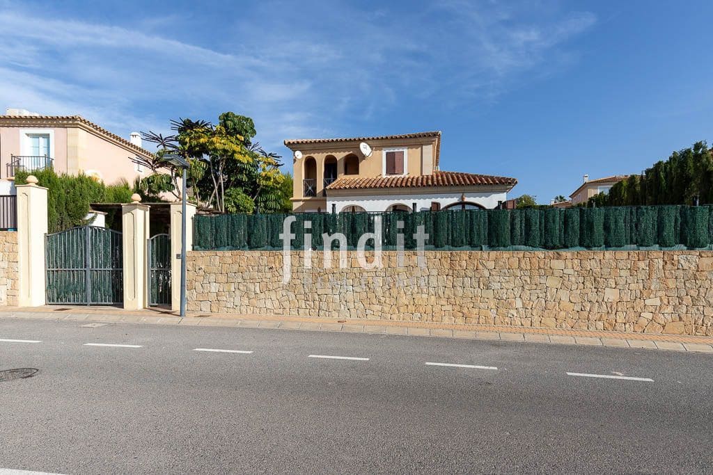 3 bedroom Villa for sale in Finestrat with pool garage - € 680,000 (Ref: 9393882)