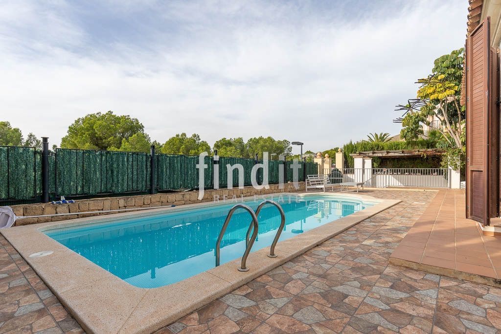 3 bedroom Villa for sale in Finestrat with pool garage - € 680,000 (Ref: 9393882)