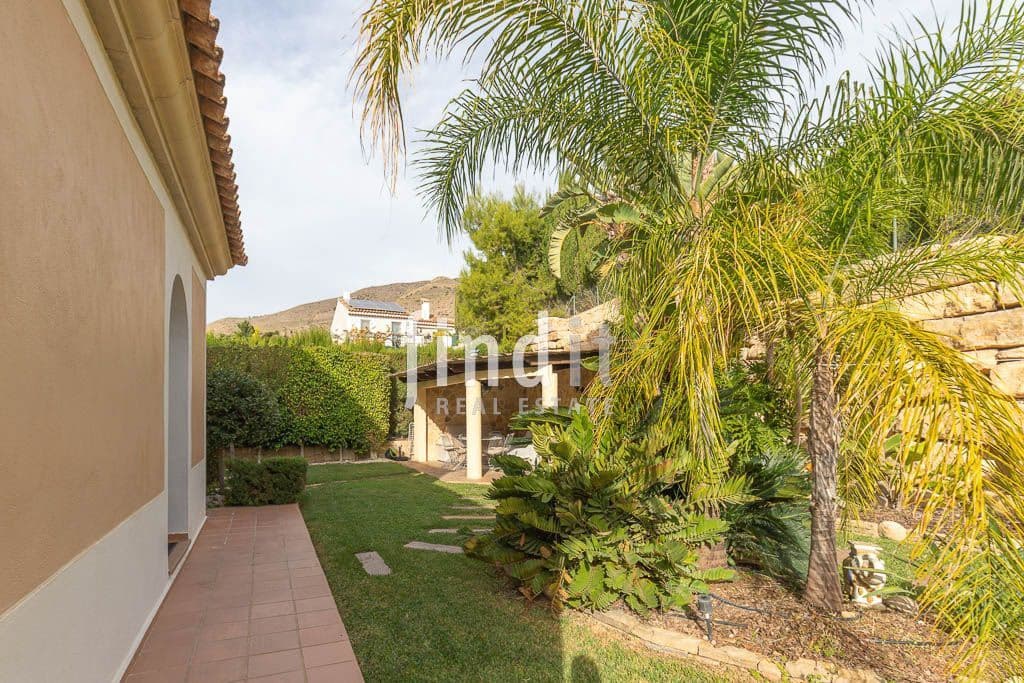 3 bedroom Villa for sale in Finestrat with pool garage - € 680,000 (Ref: 9393882)