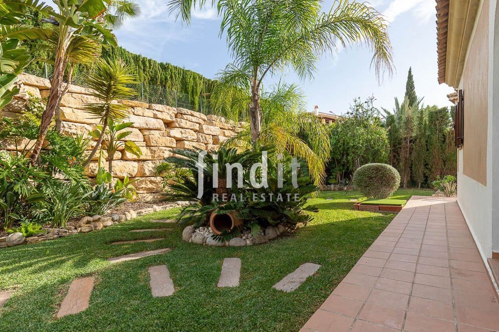 3 bedroom Villa for sale in Finestrat with pool garage - € 680,000 (Ref: 9393882)