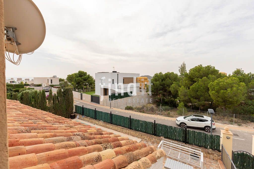 3 bedroom Villa for sale in Finestrat with pool garage - € 680,000 (Ref: 9393882)