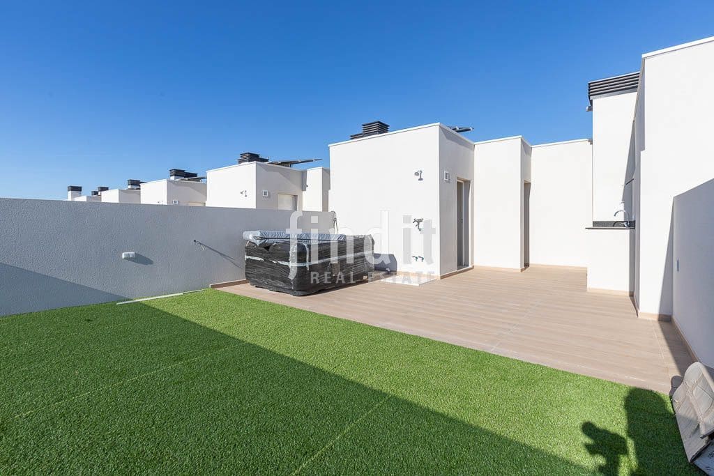 2 bedroom Apartment for sale in Santa Pola with pool garage - € 420,000 (Ref: 9402941)