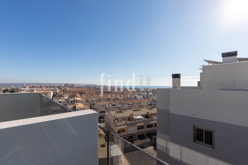 2 bedroom Apartment for sale in Santa Pola with pool garage - € 420,000 (Ref: 9402941)