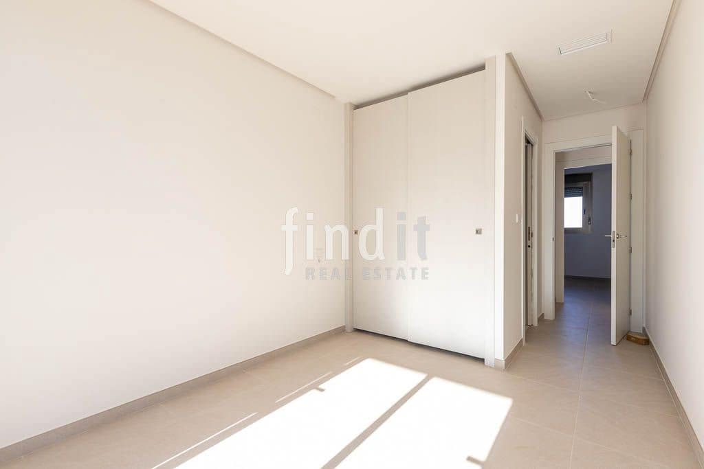 2 bedroom Apartment for sale in Santa Pola with pool garage - € 420,000 (Ref: 9402941)