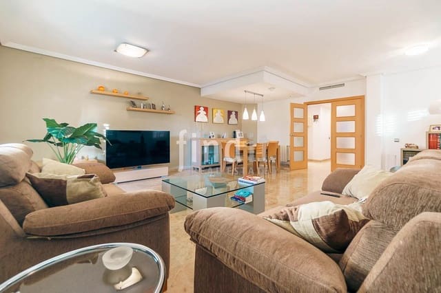 4 sovrum Villa till salu i Benidorm med pool - 750 000 € (Ref: 9402942)